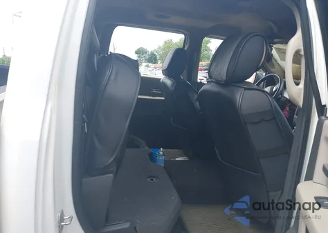 2010 Dodge Ram 1500 Slt/Sport/Trx z USA, uszkodzony, nr VIN 1D7RV1CT7AS262792